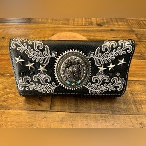 Women’s western leather wallet w shoulder strap